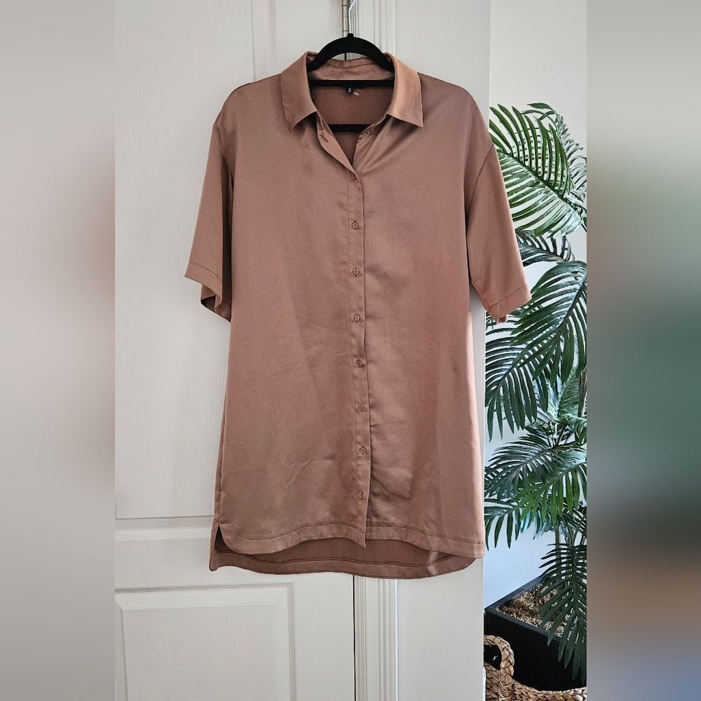 Dynamite Satiny Brown Short Sleeve Long Shirt